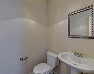 302 Fargo Street - Photo Thumbnail 9