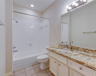 302 Fargo Street - Photo Thumbnail 4