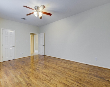 302 Fargo Street - Photo Thumbnail 6