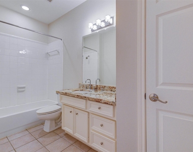 302 Fargo Street - Photo Thumbnail 3