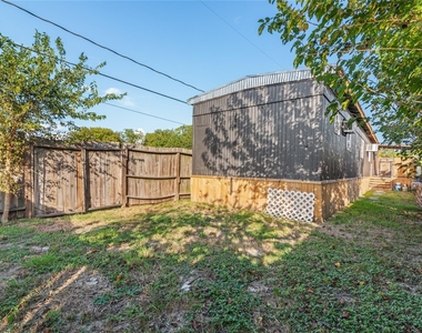 403 Avenue E - Photo Thumbnail 1
