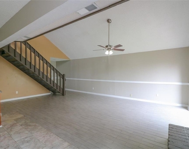 6111 Briar Glade Drive - Photo Thumbnail 3