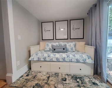 410 N Oleander Avenue - Photo Thumbnail 9