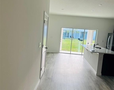 737 Maple Oak Drive - Photo Thumbnail 2