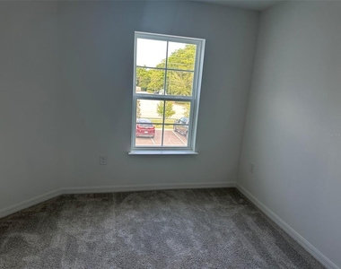737 Maple Oak Drive - Photo Thumbnail 4
