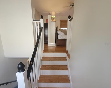 2916 W Bay Court Avenue - Photo Thumbnail 16