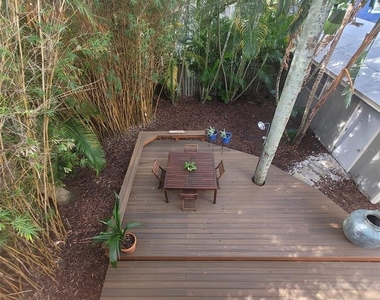 2916 W Bay Court Avenue - Photo Thumbnail 44