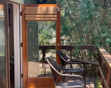 2916 W Bay Court Avenue - Photo Thumbnail 32