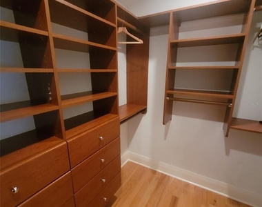 2916 W Bay Court Avenue - Photo Thumbnail 30