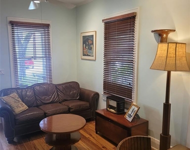 2916 W Bay Court Avenue - Photo Thumbnail 11