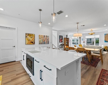 2621 1st Avenue N - Photo Thumbnail 6
