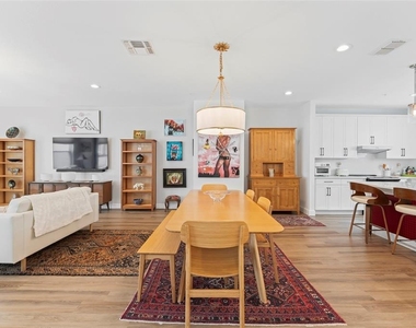 2621 1st Avenue N - Photo Thumbnail 2