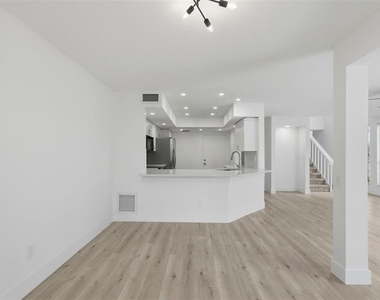 14510 Alejo Court - Photo Thumbnail 9