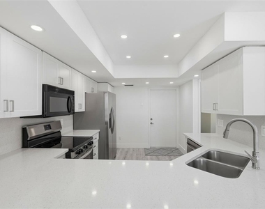 14510 Alejo Court - Photo Thumbnail 10