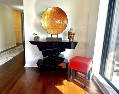 5950 Pelican Bay Plaza S - Photo Thumbnail 8