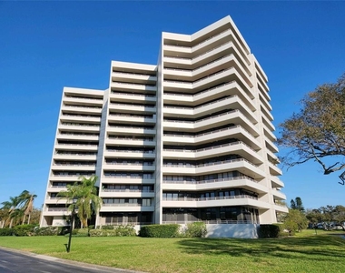 5950 Pelican Bay Plaza S - Photo Thumbnail 60
