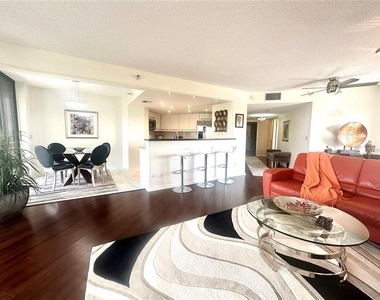 5950 Pelican Bay Plaza S - Photo Thumbnail 44