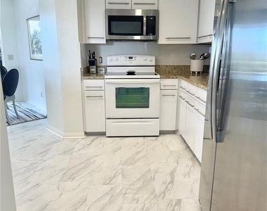5950 Pelican Bay Plaza S - Photo Thumbnail 19