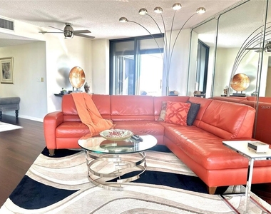 5950 Pelican Bay Plaza S - Photo Thumbnail 12