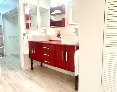 5950 Pelican Bay Plaza S - Photo Thumbnail 35