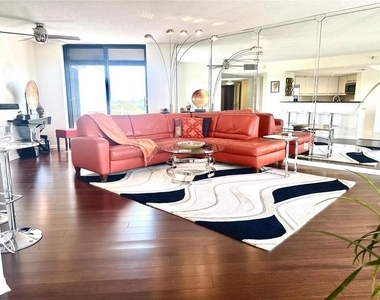 5950 Pelican Bay Plaza S - Photo Thumbnail 13