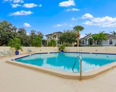 5950 Pelican Bay Plaza S - Photo Thumbnail 5