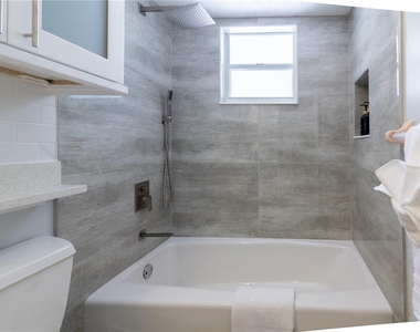 6908 Arbor Oaks Circle - Photo Thumbnail 34