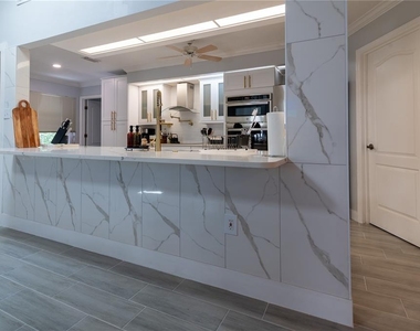 6908 Arbor Oaks Circle - Photo Thumbnail 14