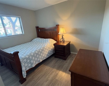 5582 Baywater Drive - Photo Thumbnail 15