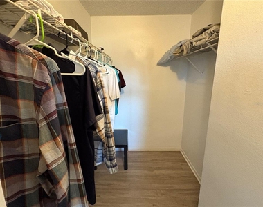 5582 Baywater Drive - Photo Thumbnail 14