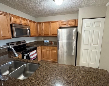 5582 Baywater Drive - Photo Thumbnail 4