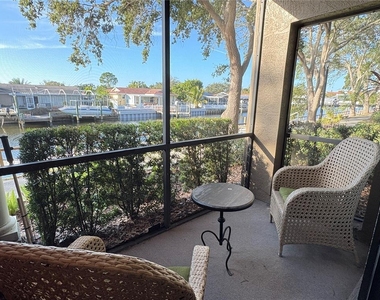 5582 Baywater Drive - Photo Thumbnail 10