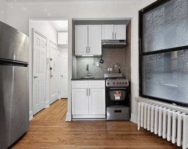 212 East 84th Street - Photo Thumbnail 3