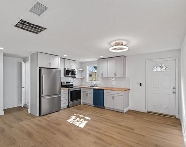 4545 12th Avenue S - Photo Thumbnail 3