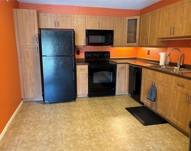 5576 Baywater Drive - Photo Thumbnail 5