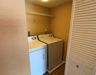5576 Baywater Drive - Photo Thumbnail 12
