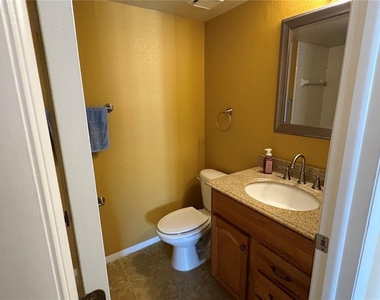 5576 Baywater Drive - Photo Thumbnail 10