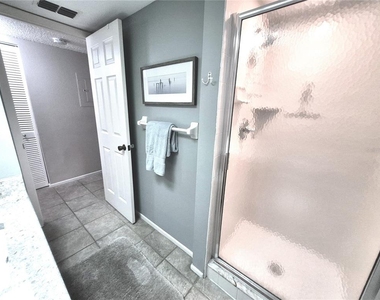 50 Woodlake Place - Photo Thumbnail 32