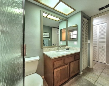 50 Woodlake Place - Photo Thumbnail 31