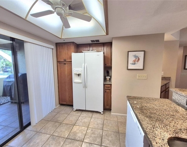 50 Woodlake Place - Photo Thumbnail 10