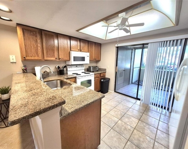 50 Woodlake Place - Photo Thumbnail 7