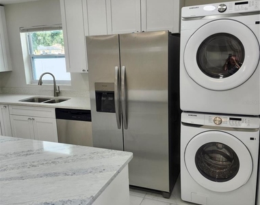 15406 Avalon Avenue - Photo Thumbnail 32