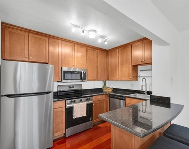 210 5th Avenue S - Photo Thumbnail 9