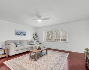 210 5th Avenue S - Photo Thumbnail 7