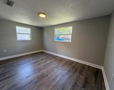 3511 Cambridge Street - Photo Thumbnail 17
