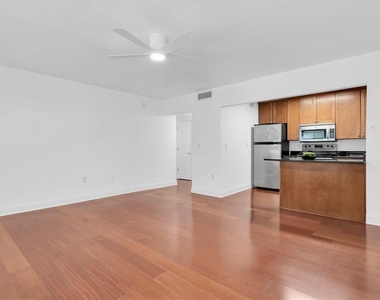 210 5th Avenue S - Photo Thumbnail 5