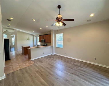8037 Moccasin Trail Drive - Photo Thumbnail 13