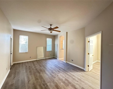 8037 Moccasin Trail Drive - Photo Thumbnail 15