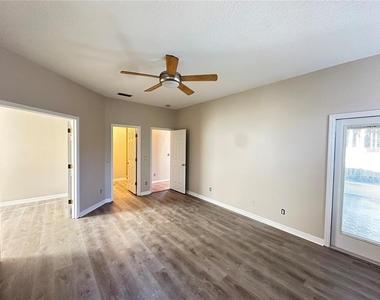 8037 Moccasin Trail Drive - Photo Thumbnail 16
