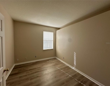 8037 Moccasin Trail Drive - Photo Thumbnail 18